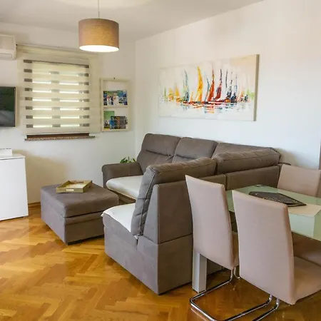 Apartment Jadran *